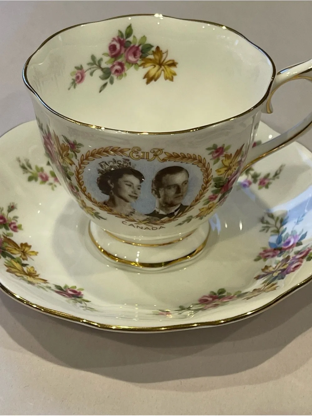 Royal Albert England Commemorative Royal Visit 1959 Canada Cup & Saucer Set